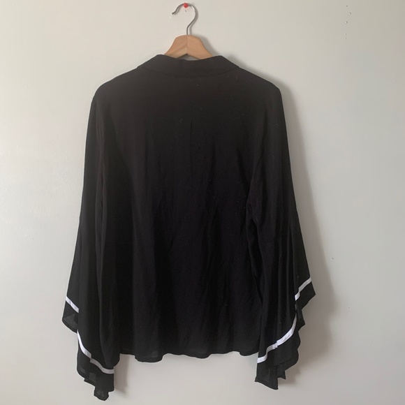 Hummingbird | Striped Bell Sleeve Button Front L - Picture 4 of 7